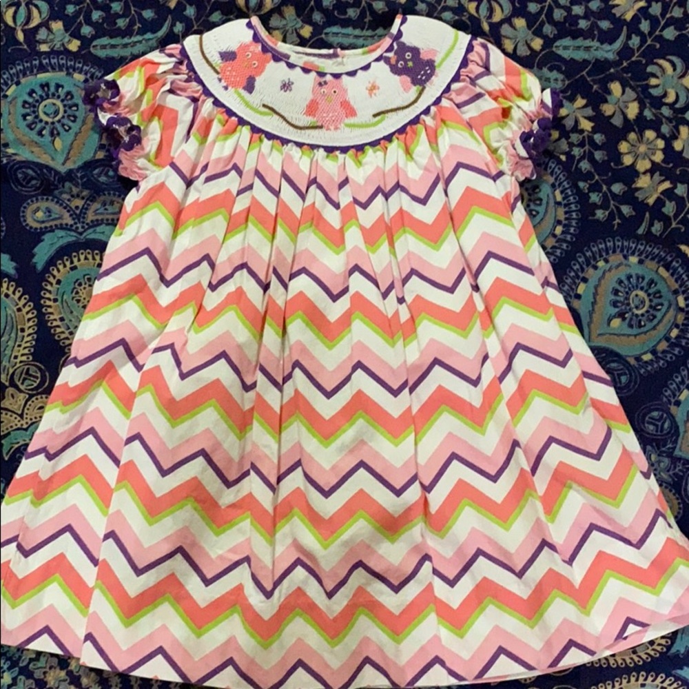 Smocked collar dress with owls size 2T
